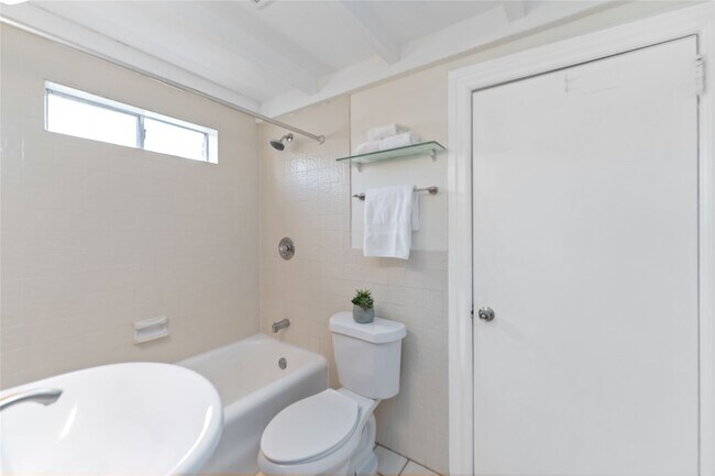 Foto del edificio - 1411 Kipling St