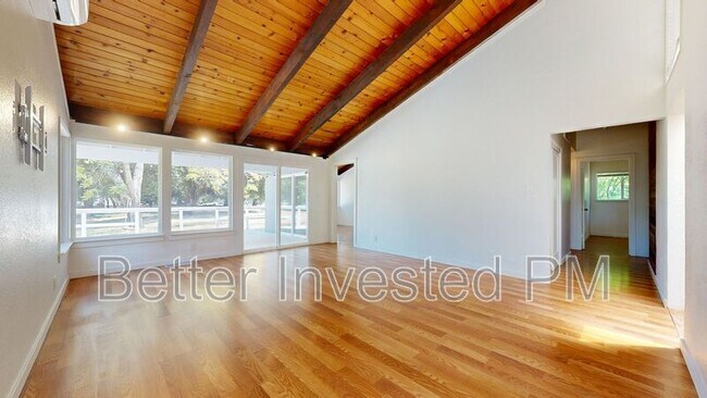 Foto del edificio - 5050-B Old Redwood Hwy
