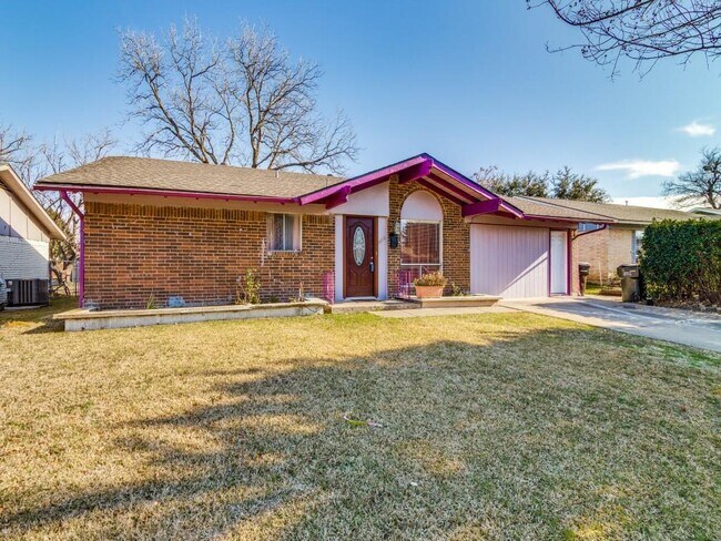 Foto del edificio - 1406 Ridgecrest Dr