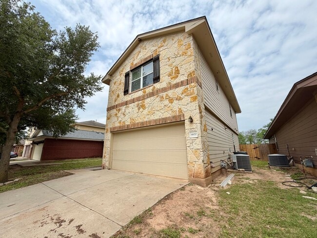 Building Photo - 3400 Wickham Ln