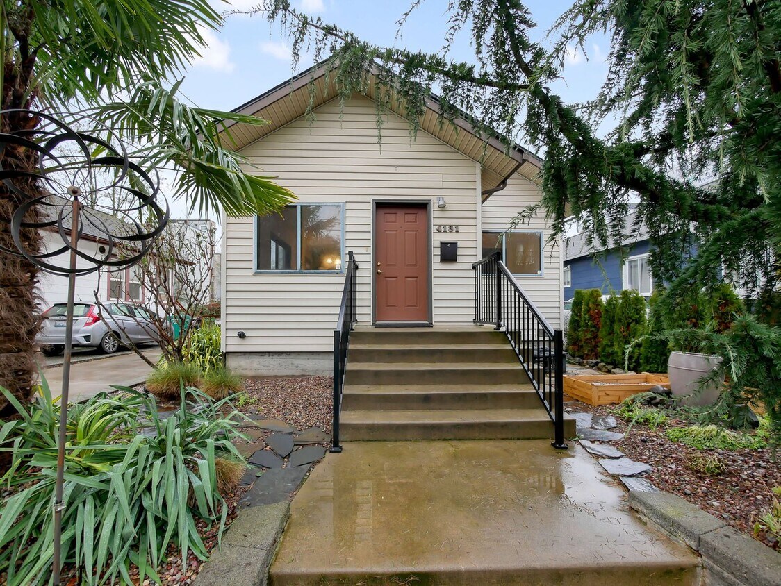 Primary Photo - 2 Beds and 1 Bath Exceptional Single-famil...