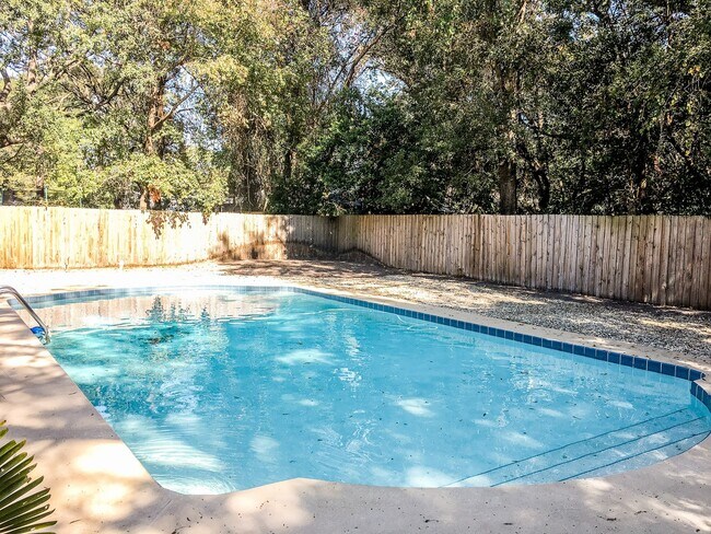 Building Photo - Beautiful 3 Bed 1.5 Bath Pool Home for Rent in Lake Mary, FL