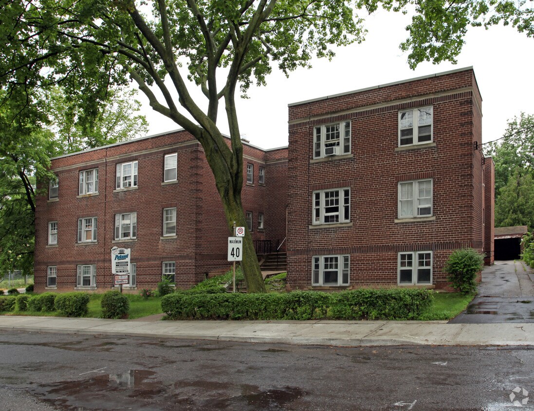 Photo principale - 841-869 Millwood Rd