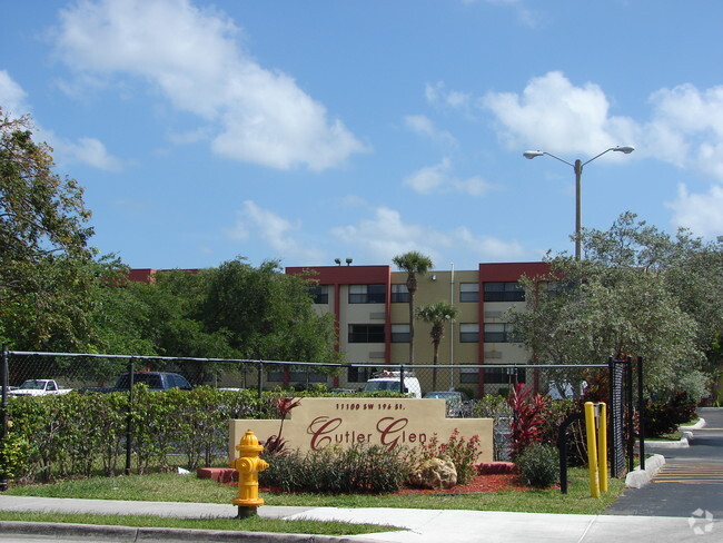 Building Photo - Cutler Meadows Glen Apartments
