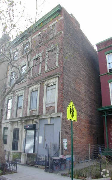 Building Photo - 6 W 130th St