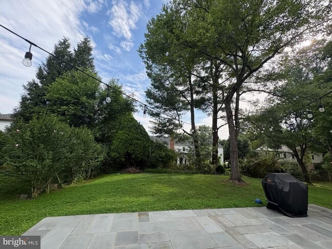 Building Photo - 12904 Missionwood Way