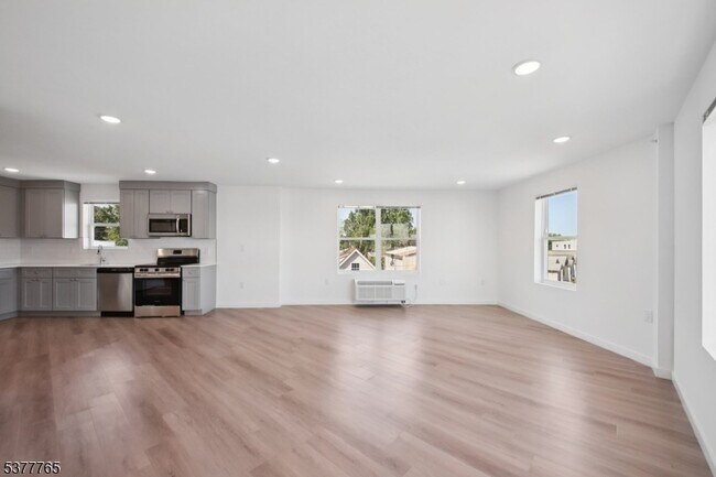 Foto del edificio - 369 18th Ave