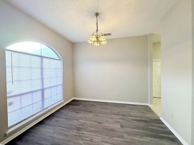 Building Photo - 1930 Hollington Dr