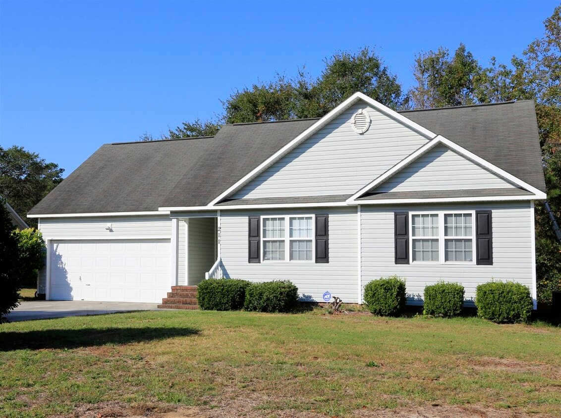211 Chadwick Shores Dr, Sneads Ferry, NC 28460 House Rental in Sneads