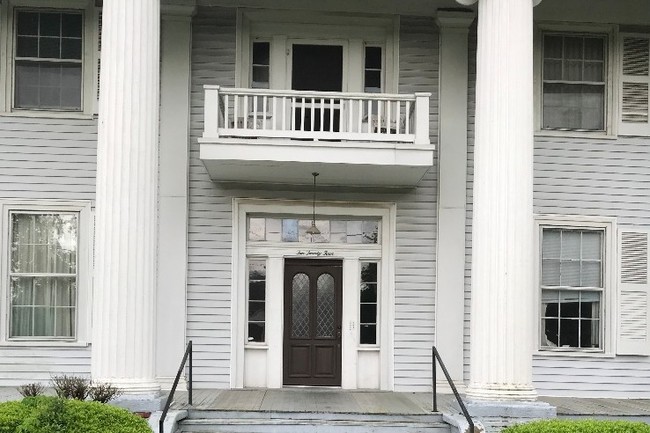 Front Steps/Door/Balcony - 1024 3rd Ave N