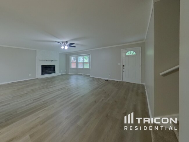 Building Photo - 160 Elberta Dr
