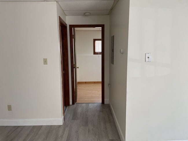 Building Photo - 4 Chambers Ct
