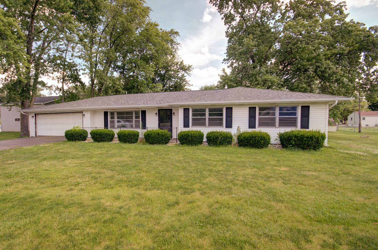 Primary Photo - 2445 Plainfield Rd