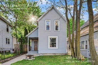 Building Photo - 918 Lafayette Ave NE