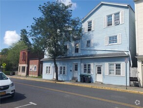 Building Photo - 3033-3035-3035 Main St