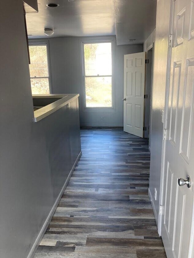 Foto principal - 1705 Harrison Ave