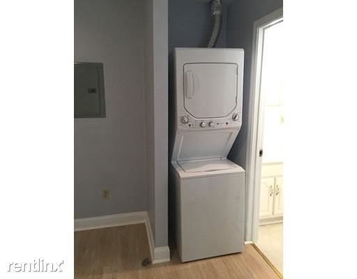 Building Photo - 855 Cambridge St