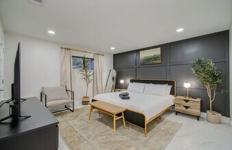 Building Photo - 5539 Edith St