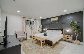 Building Photo - 5539 Edith St