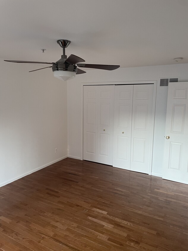 Foto del edificio - 717 River Park Village Blvd