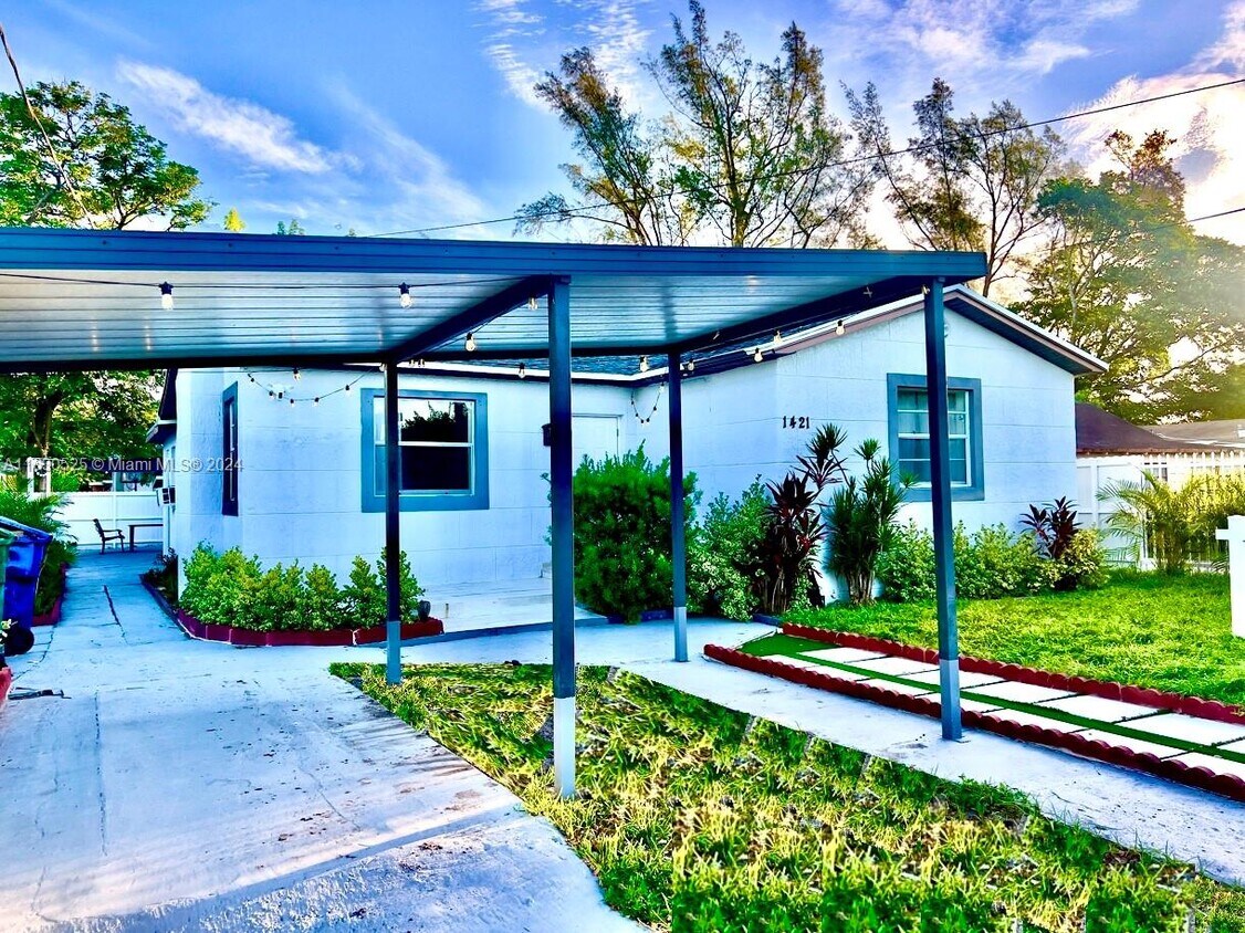 Foto principal - 1421 NW 58th St