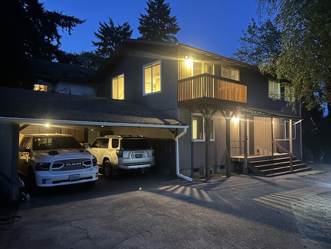 Building Photo - 633 Adele Ave