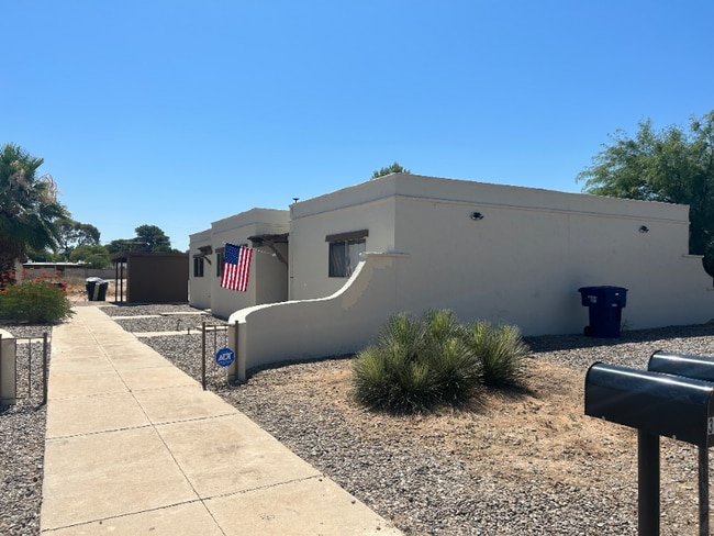 Building Photo - 3530 N Tucson Blvd