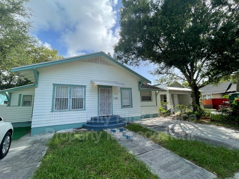 1327 James Ave S, Saint Petersburg, FL 33705 House for Rent in Saint