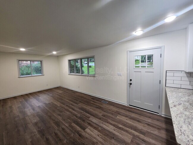 Foto del edificio - 3109 Cloverhurst Cir