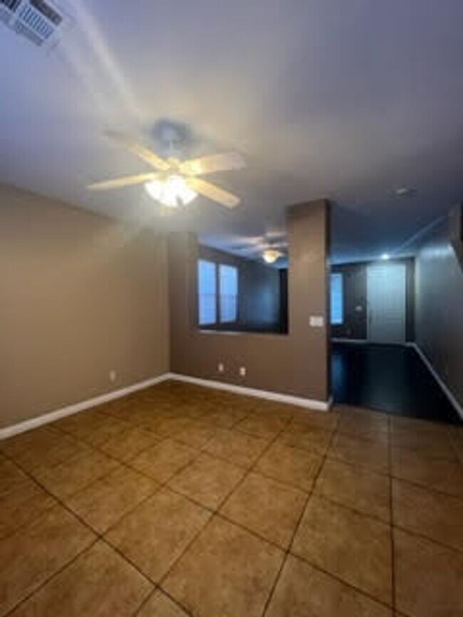 Building Photo - SUMMERLIN 4 BEDROOM HOME!