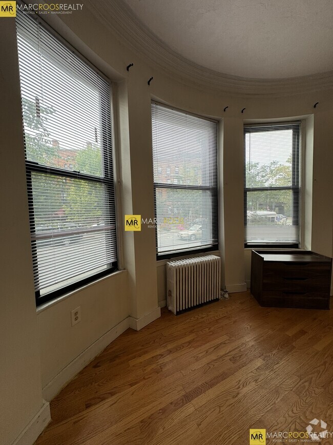 Building Photo - 591 Beacon St