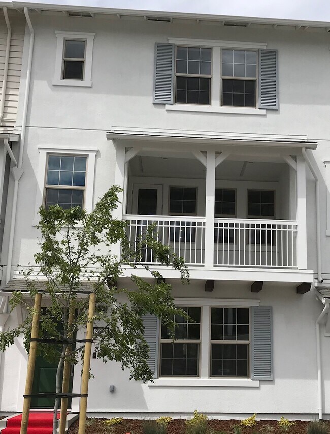 Building Photo - 8641 Seawind Way