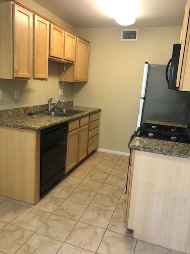 Foto del edificio - 2 br, 1 bath House - 5008 BREMNER WAY