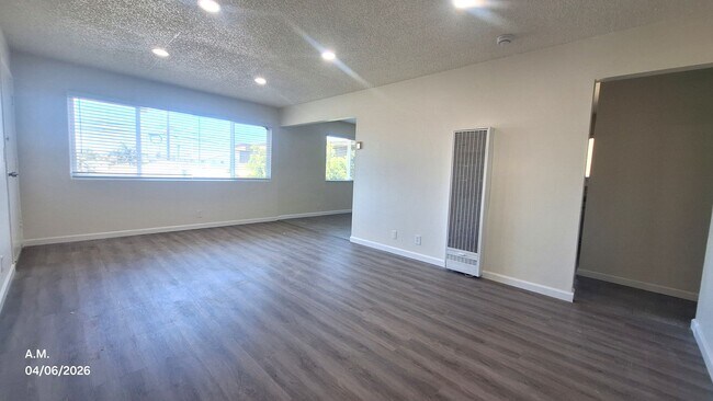 Foto del edificio - 13322 Cordary Ave