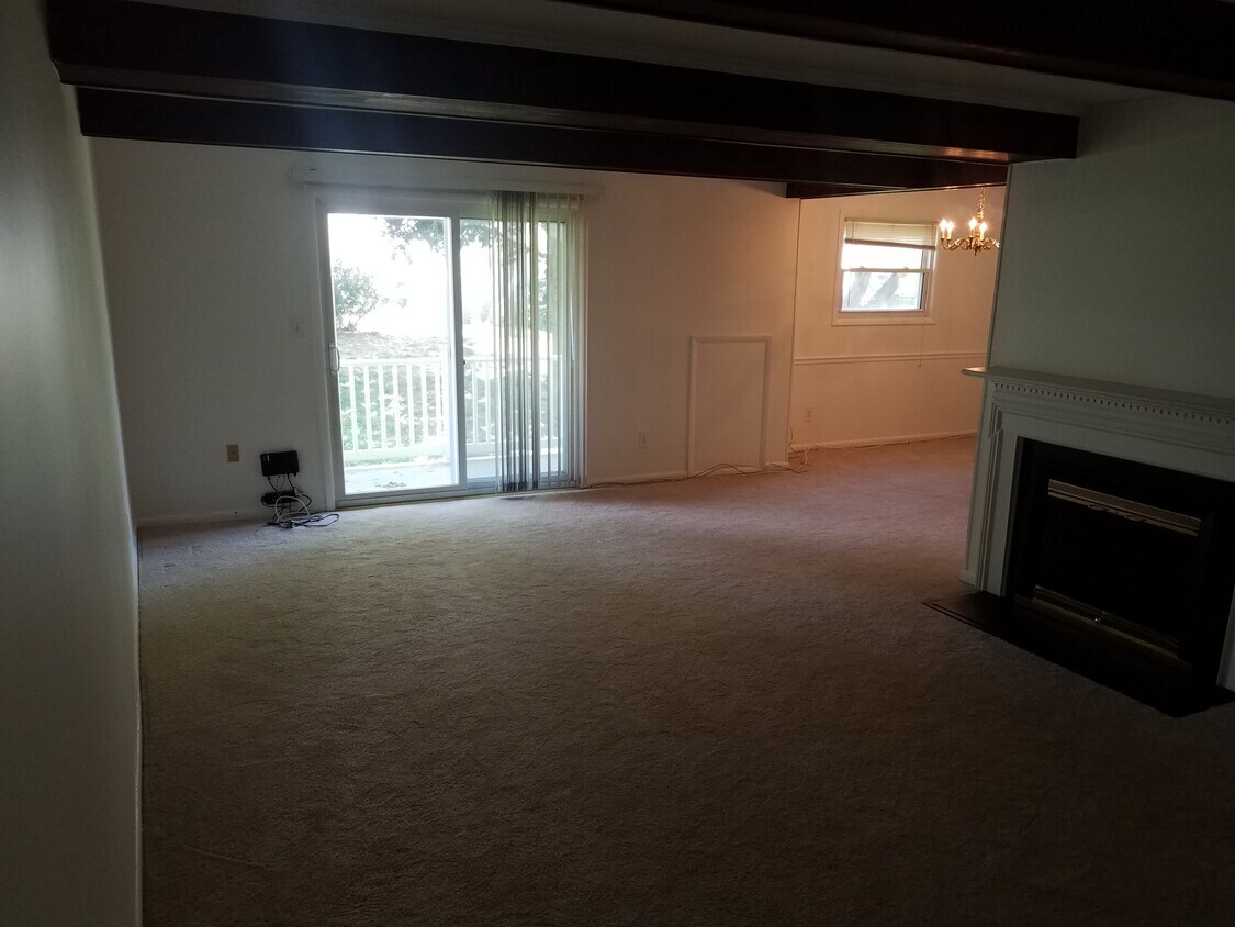 7 Warren Lodge Ct Unit 1C, Cockeysville, MD 21030 Condo for Rent in