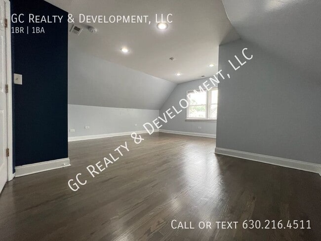 Building Photo - ** OLD IRVING PARK / 1 BEDROOM / 1 BATH / ...