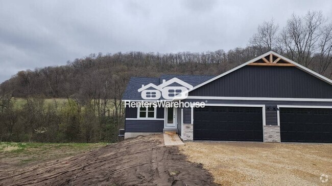 Building Photo - S1546 Shawnee Dr