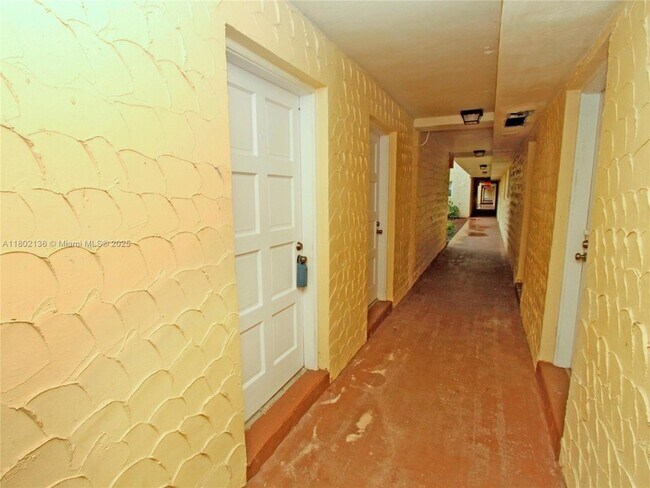 Building Photo - 8650 SW 109th Ave