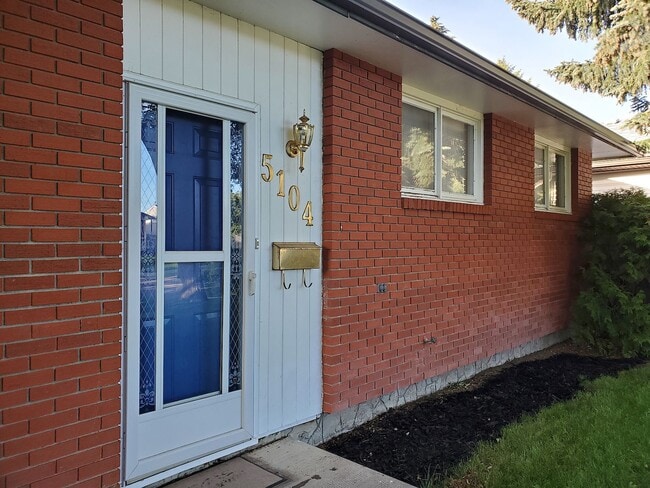 Building Photo - 5104 Fourier Dr SE