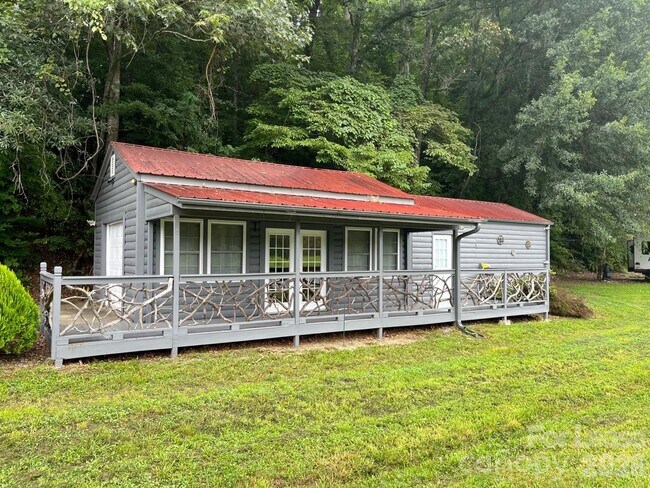 Foto del edificio - 1961 Cane Creek Rd