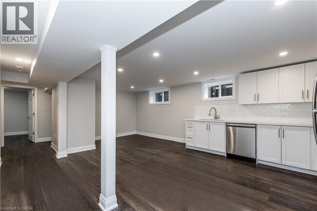 Photo du bâtiment - 418 E 25th St