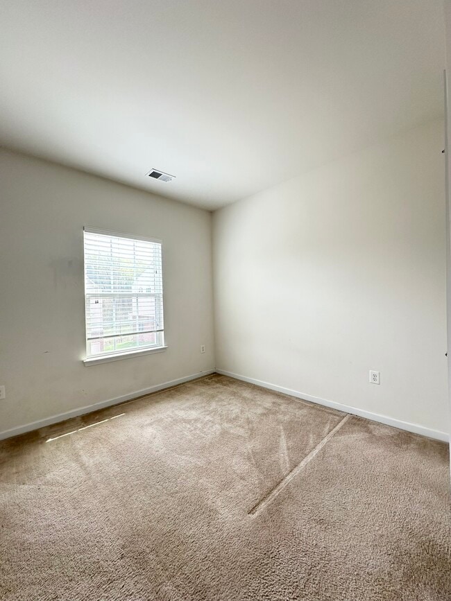 Building Photo - 6314 Halsted Ave