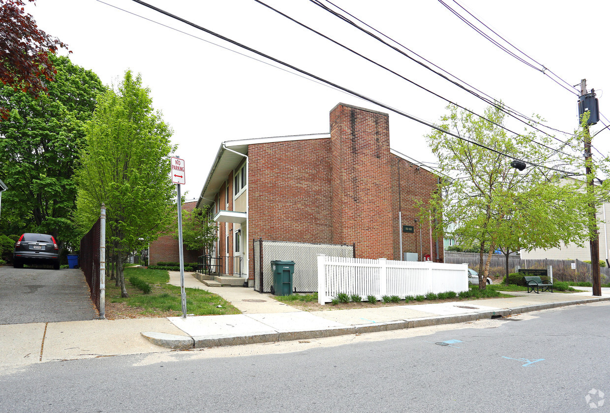 Building Photo - 58-62 Pond St