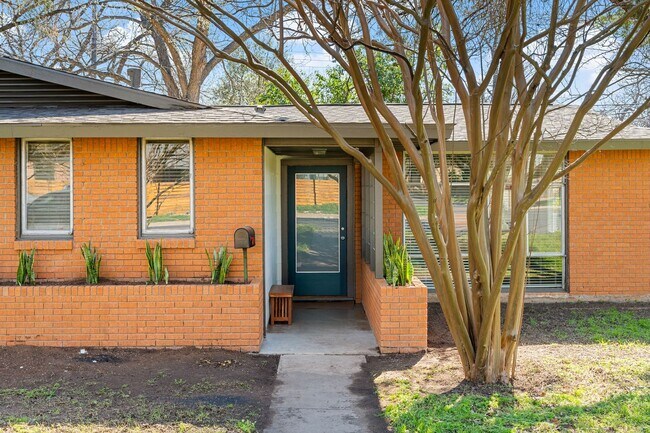 Foto del edificio - Centrally Located - Minutes from Dell Chil...