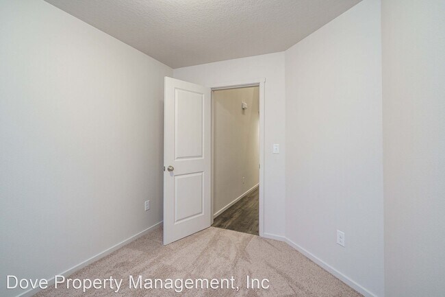 Building Photo - 4 br, 2.5 bath House - 2244 S. Chukar Drive