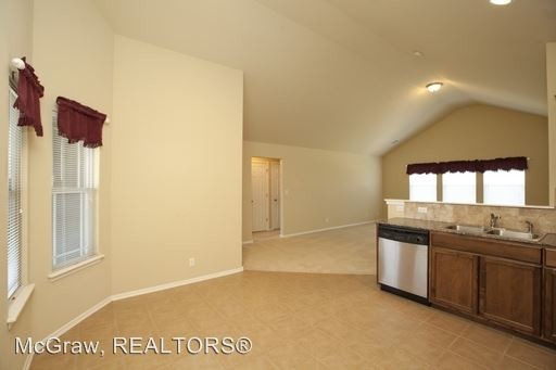 Building Photo - 3 br, 2 bath House - 4037 W 105th Street