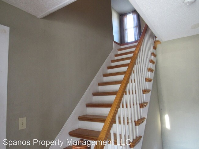 Building Photo - 4 br, 2.5 bath House - 15 Windham Road