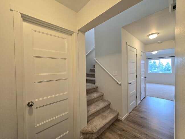 Foto del edificio - 4 Bedroom Home in Marysville Now Available!