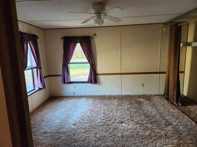 Building Photo - 3 Bedrooms, 2 Bathrooms Trailer home in Ni...