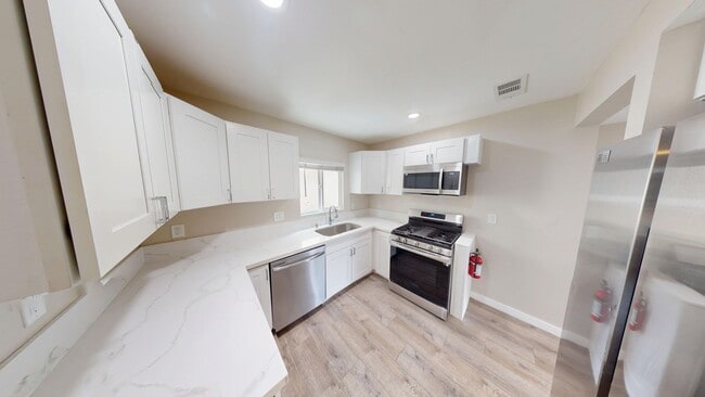 Foto del edificio - Comfortable 4 Bed 2 Bath House!!